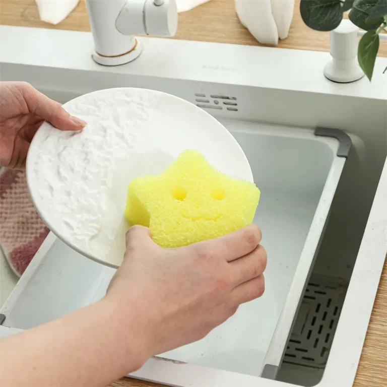 Hot or Cold Water Use with Scrub Sponges: A Scientific Perspective