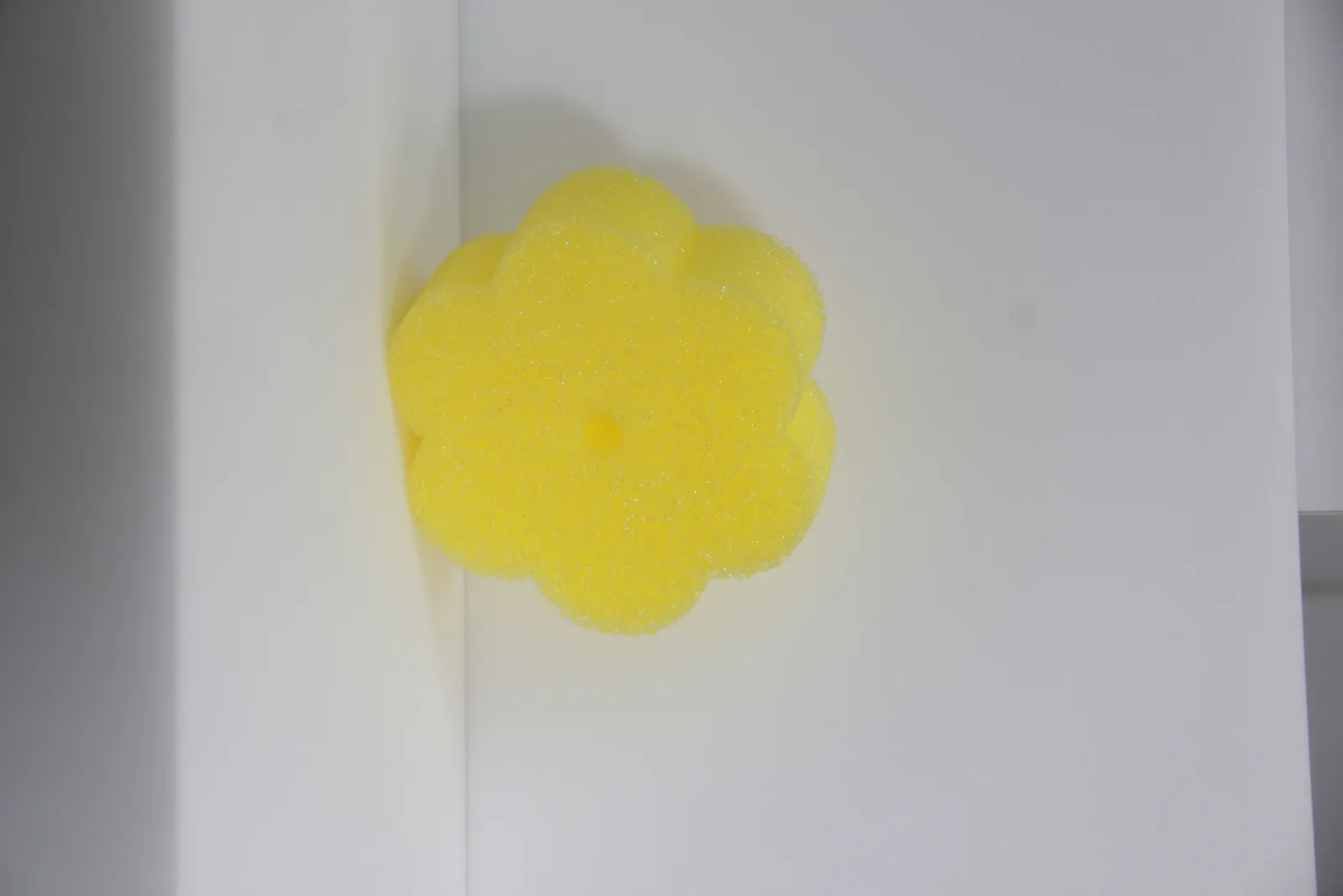 Temperature Scrub Sponge Flower Shape Yellow